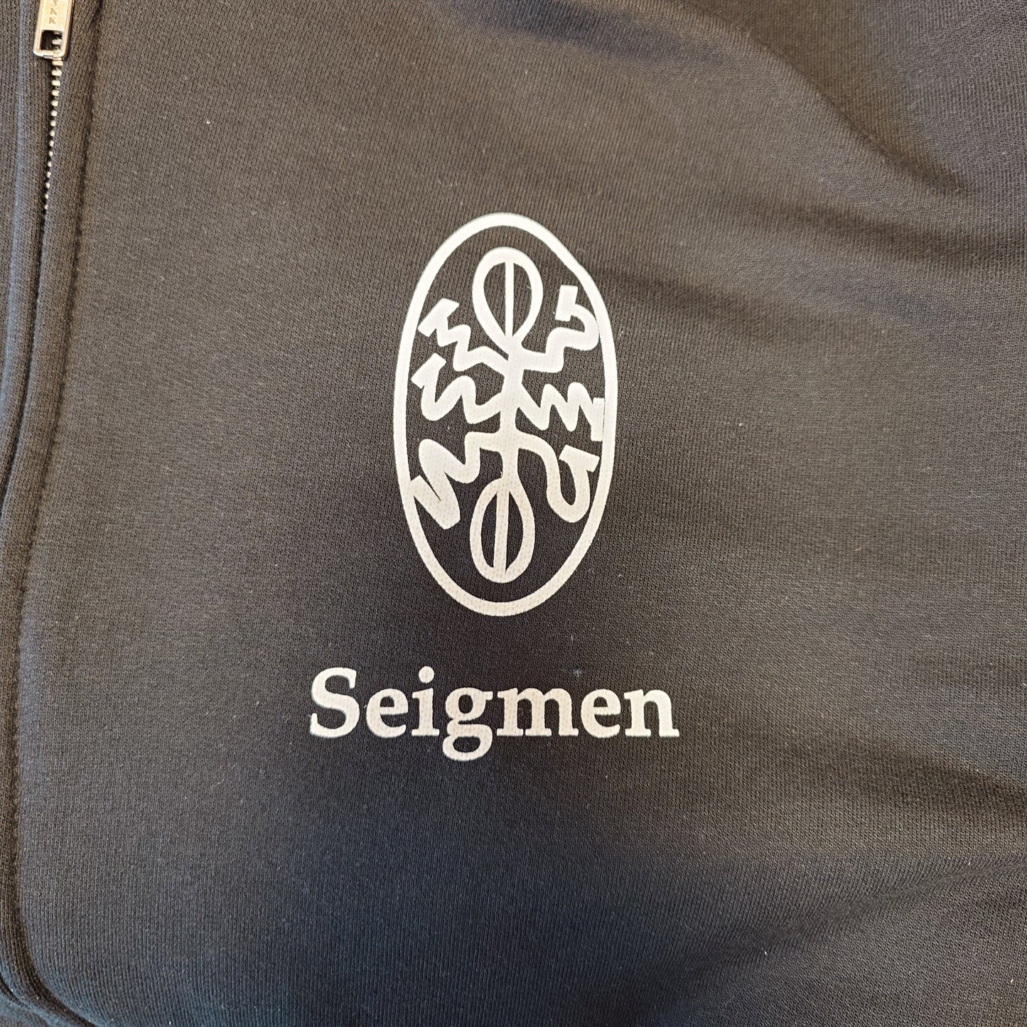 Seigmen Dyret Zip Hoodie front print detail