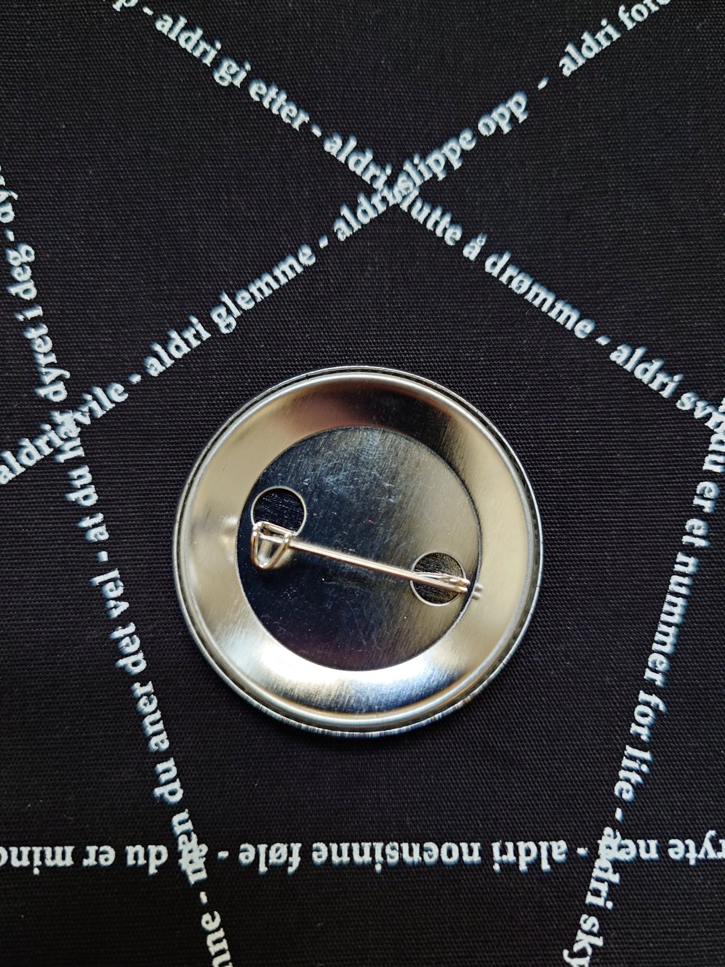 Seigmen - Button (Salamander)